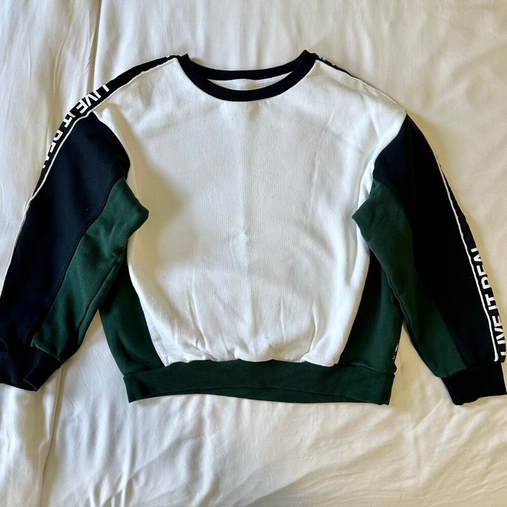 Izzue Sweater